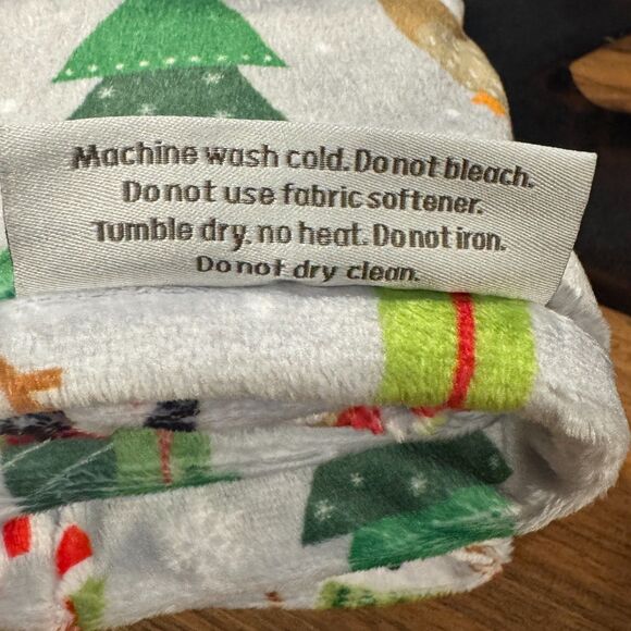 Minky Couture Plush Christmas Themed Holiday Print Luxe Standard Pillow Cases - Picture 7 of 8